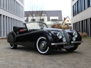 Image 34/40 of Jaguar XK 120 DHC (1953)