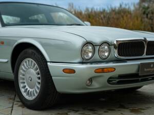 Immagine 31/50 di Jaguar XJ 8 Sovereign (1997)