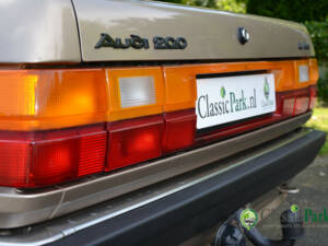 Image 40/45 de Audi 200 - 2.1 Turbo (1984)