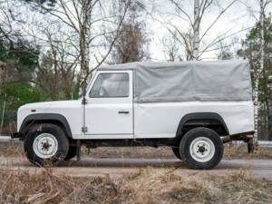 Image 2/98 of Land Rover Defender 110 Td5 (1999)