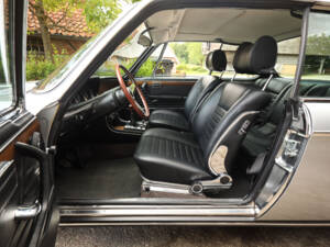 Image 6/95 of BMW 3.0 CSi (1975)