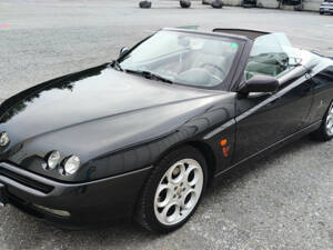 Bild 1/68 von Alfa Romeo Spider 2.0 Twin Spark 16V (2001)