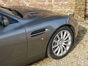 Imagen 47/50 de Aston Martin V12 Vanquish (2003)