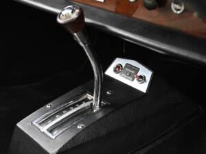 Image 21/40 of Bristol 410 (1968)