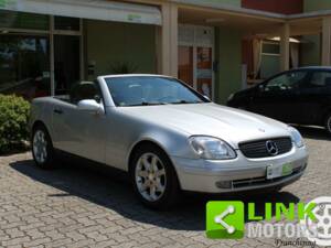 Immagine 1/10 di Mercedes-Benz SLK 200 Kompressor (1997)