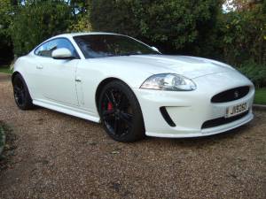 Image 2/17 of Jaguar XKR (2011)