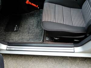 Image 32/75 of Mercedes-Benz E 280 T (1994)