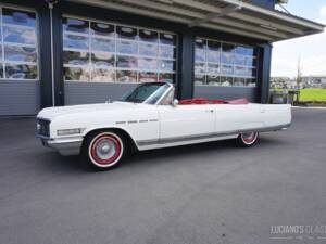 Imagen 2/52 de Buick Electra 225 Custom Convertible (1964)