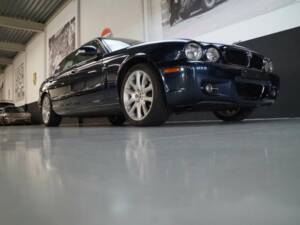 Imagen 20/50 de Jaguar XJ 8 4.2 (2008)