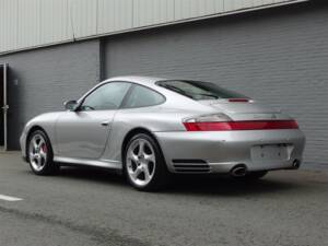 Bild 3/100 von Porsche 911 Carrera 4S (2002)