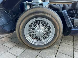 Image 28/33 of Jaguar E-Type 4.2 (1966)