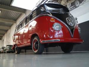 Image 20/50 of Volkswagen T1 Brasil &quot;Samba&quot; (1975)