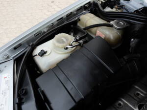 Image 54/69 of Mercedes-Benz E 320 (1994)