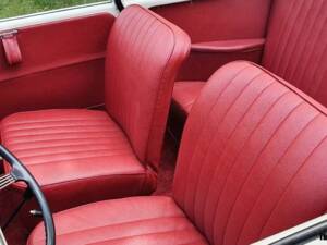 Image 24/66 of Morris Minor 1000 Tourer (1961)
