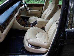 Bild 12/17 von Bentley Arnage Red Label (2001)