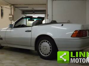 Image 3/10 de Mercedes-Benz 300 SL-24 (1989)