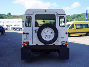 Immagine 6/45 di Land Rover Defender 90 (1996)