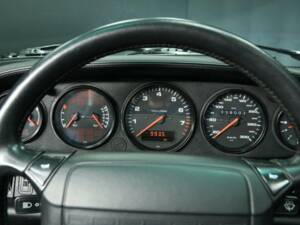Image 13/30 of Porsche 911 Carrera 2 (WTL) (1993)