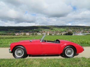 Image 3/19 of MG MGA 1600 (1962)