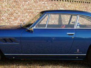 Image 19/50 de Ferrari 330 GT (1966)