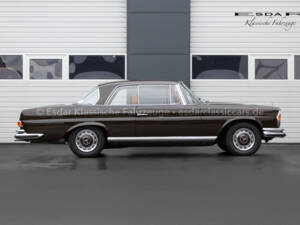 Image 22/35 of Mercedes-Benz 280 SE 3,5 (1970)