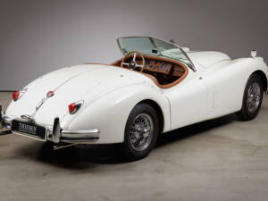 Image 10/39 of Jaguar XK 140 OTS (1954)