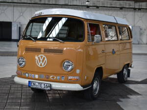 Imagen 2/45 de Volkswagen T2b Westfalia (1973)