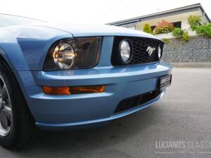 Bild 37/63 von Ford Mustang GT (2005)