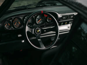 Imagen 65/95 de Porsche 911 Turbo 3.3 (1991)