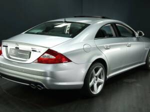 Image 2/30 de Mercedes-Benz CLS 55 AMG (2005)