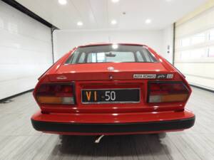 Bild 5/8 von Alfa Romeo GTV 2.0 (1982)