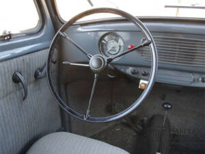 Imagen 24/50 de Volkswagen Maggiolino 1200 Standard &quot;Ovali&quot; (1955)
