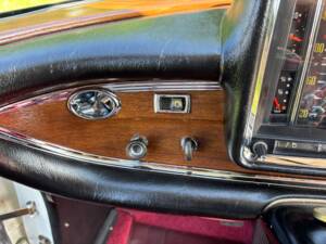 Image 31/64 of Mercedes-Benz 220 S b (1965)