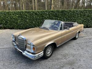 Image 3/22 of Mercedes-Benz 220 SE b (1963)