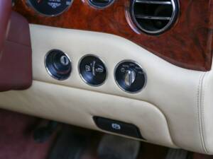 Image 32/50 of Bentley Arnage T (2002)