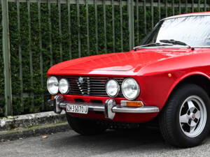 Image 8/36 of Alfa Romeo 2000 GT Veloce (1972)