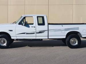 Image 8/20 of Ford F-250 (1992)
