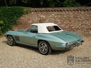 Image 2/50 of Chevrolet Corvette Sting Ray Convertible (1966)