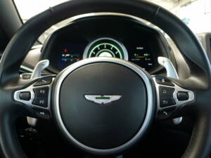 Image 3/37 of Aston Martin DB 11 V12 (2020)