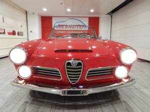 Image 11/15 of Alfa Romeo 2600 Spider (1966)