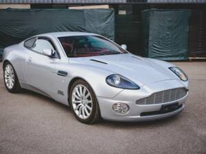 Immagine 5/7 di Aston Martin V12 Vanquish (2003)