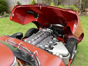 Image 48/50 de Jaguar E-Type (1968)