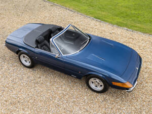 Image 11/50 of Ferrari 365 GTS&#x2F;4 Daytona (1971)