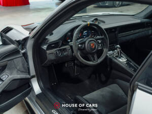 Bild 18/25 von Porsche 911 GT2 RS (2018)