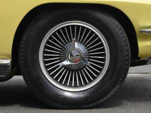 Image 15/40 of Chevrolet Corvette Sting Ray Convertible (1966)