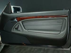 Image 14/30 of Mercedes-Benz SL 600 6.0 AMG (1996)
