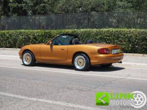 Afbeelding 8/10 van Mazda MX-5 1.6 (2000)