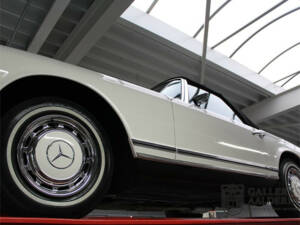 Immagine 11/50 di Mercedes-Benz 280 SL (1970)