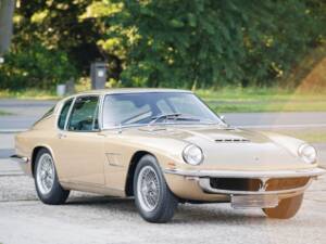 Imagen 9/29 de Maserati 3500 GTI Touring (1964)