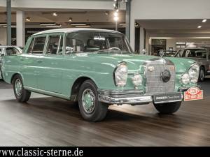 Immagine 7/15 di Mercedes-Benz 220 S b (1963)